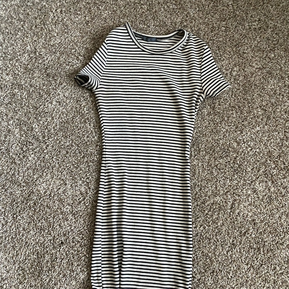 Short sleeve striped dress